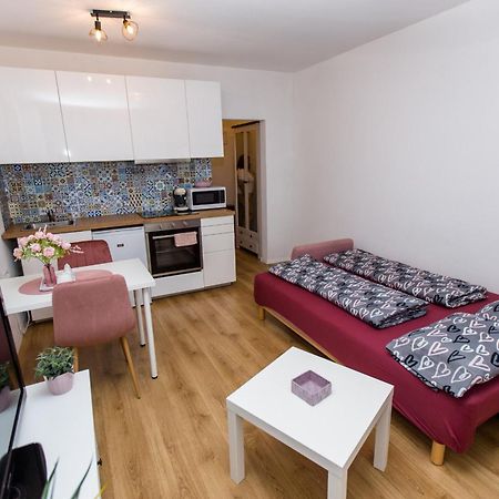 Apartment Near The Ondrej Nepela Winter Stadium Bratislava Exterior photo