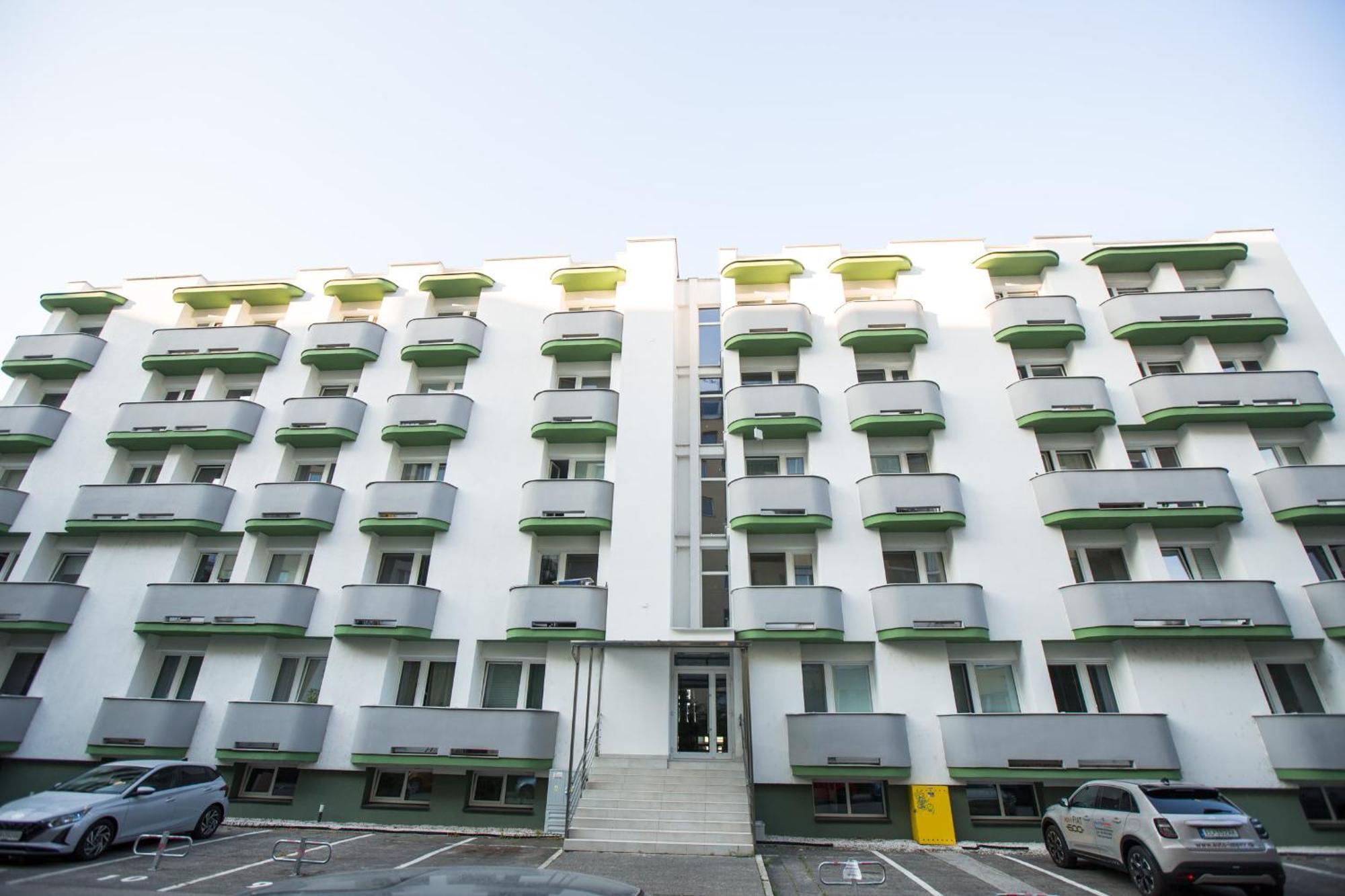 Apartment Near The Ondrej Nepela Winter Stadium Bratislava Exterior photo